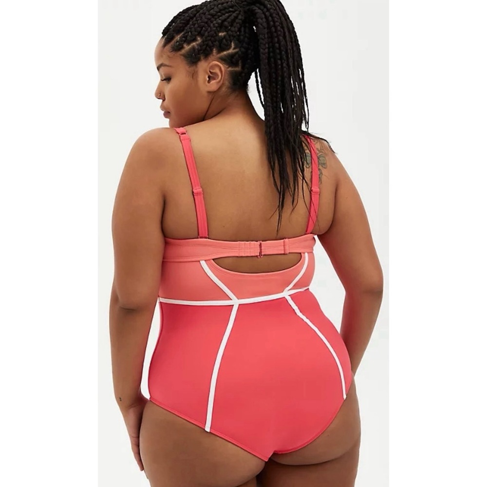 Torrid Underwire Pink Color Block One-Piece Swimsuit NWT SZ 1 DD-DDD/2DD-F - Picture 3 of 14